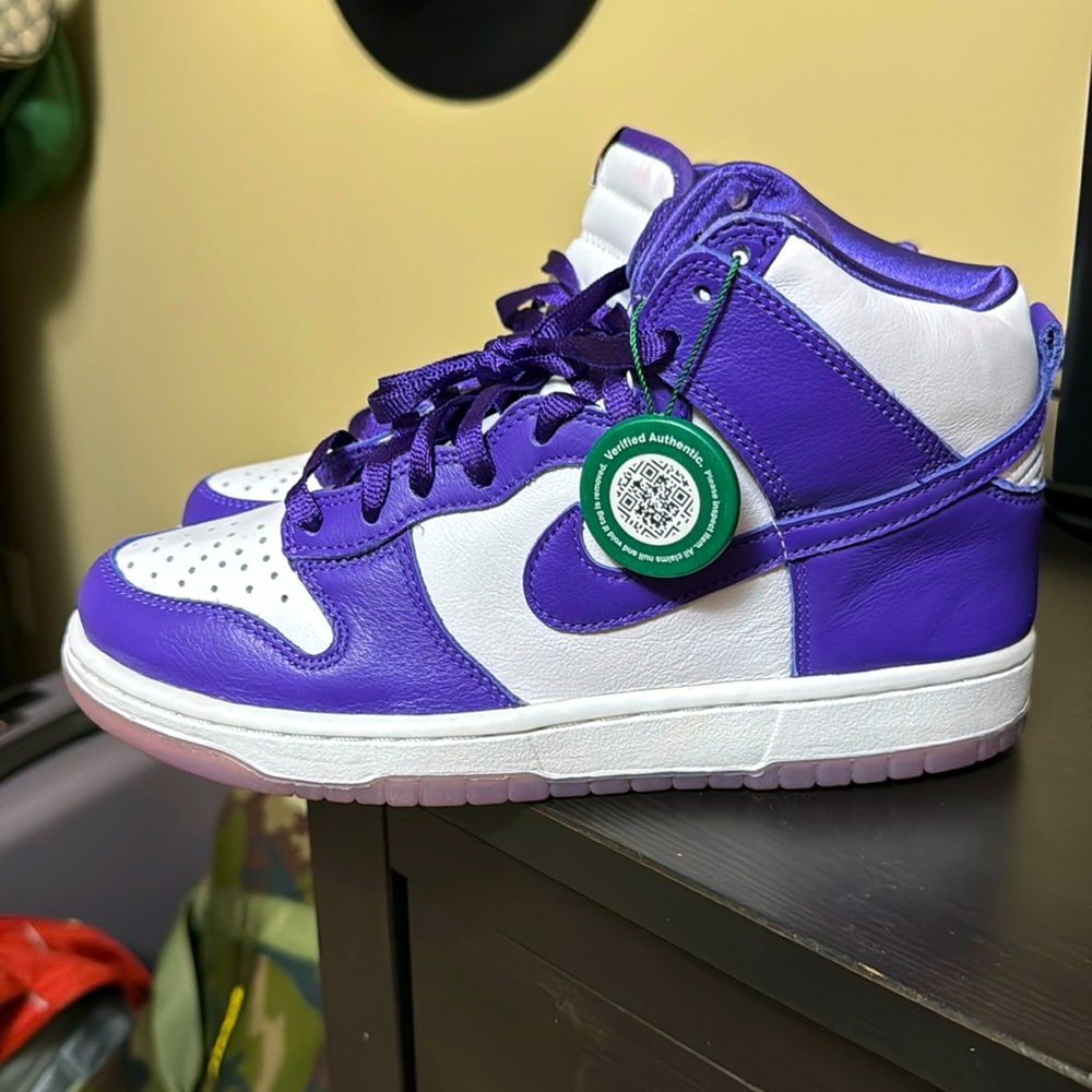 A Japan-only release - debuted in 1999 with a white base & shades of Purple.